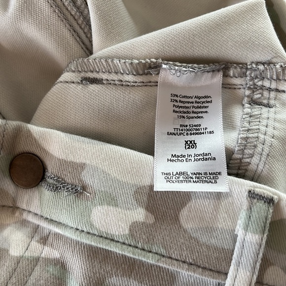 Time and Tru High Rise Stretch Fitted Gray Camo Jegging Size XXL (20) - Picture 12 of 12